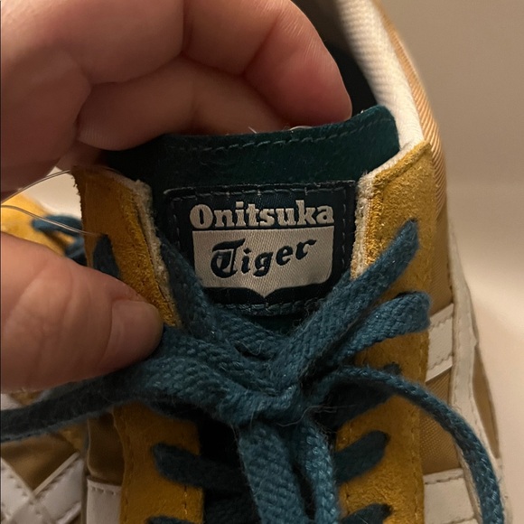 Onitsuka Tiger by Asics Yellow size 8 - Picture 2 of 6